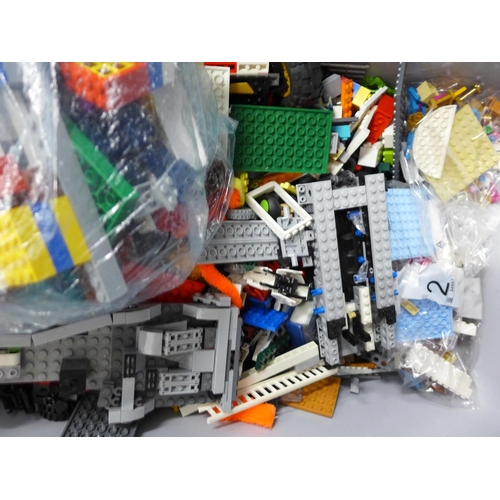 2056 - A large amount of Lego