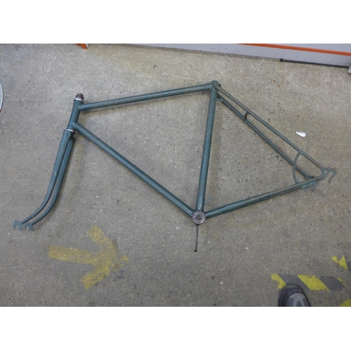 2105 - A vintage French lightweight steel bike frame with RGF lugs