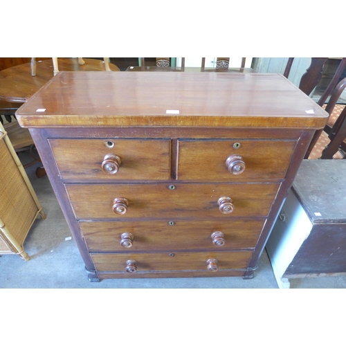 199 - A Victorian mahogany chest of drawers