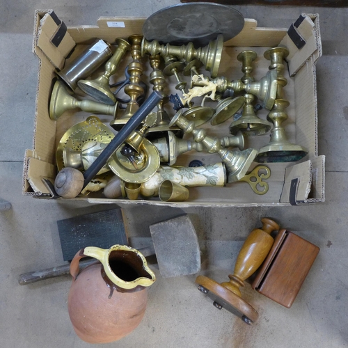 274 - Assorted brass candlesticks, a pair of vases, etc.