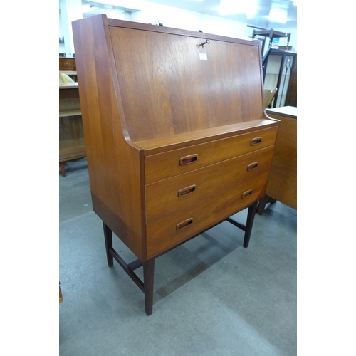 53 - A Danish teak bureau