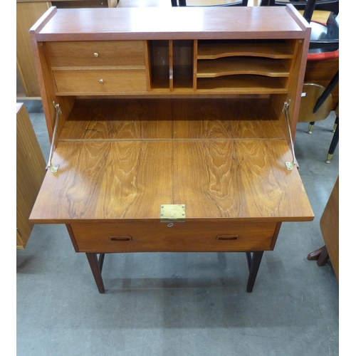 53 - A Danish teak bureau