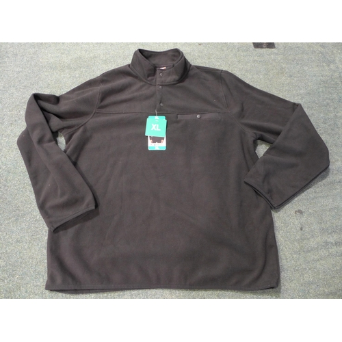 3026 - Quantity of men's 32° Heat black fleeces - mainly size XL * this lot is subject to VAT