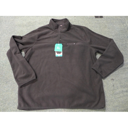 3027 - Quantity of men's 32° Heat black fleeces - mainly size XL * this lot is subject to VAT