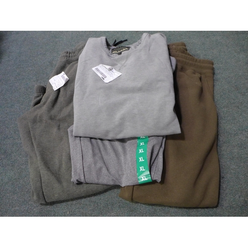 3034 - Assorted men's casual clothing - mixed sizes and colours * this lot is subject to VAT