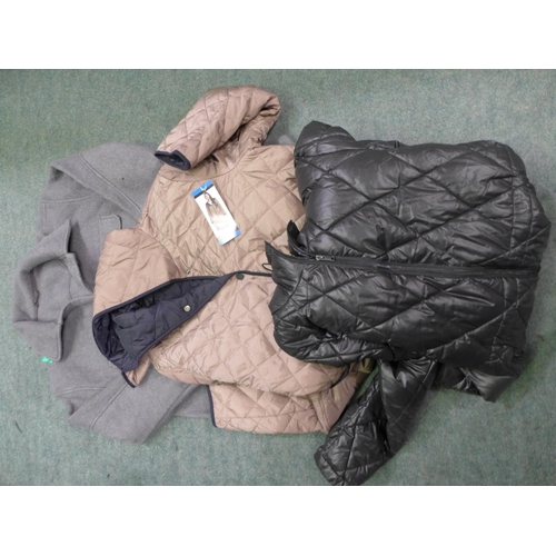 3098 - Mix lot of women's casual clothing - various sizes/styles/colours * this lot is subject to VAT