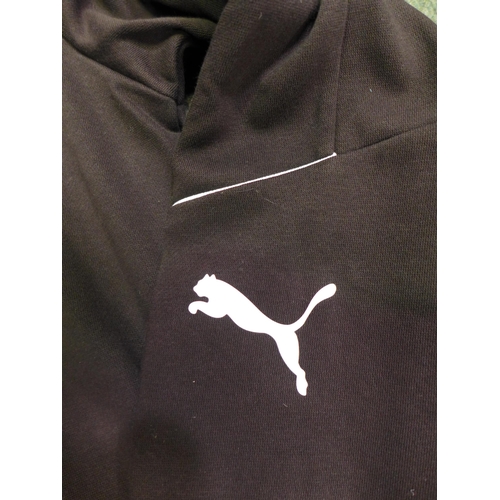 3107 - A quantity of men's black Puma hoodies - mixed sizes * this lot is subject to VAT