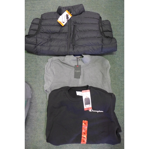 3114 - A quantity of men's Kirkland Signature water repellent zip-up jackets - mixed sizes * this lot is su... 