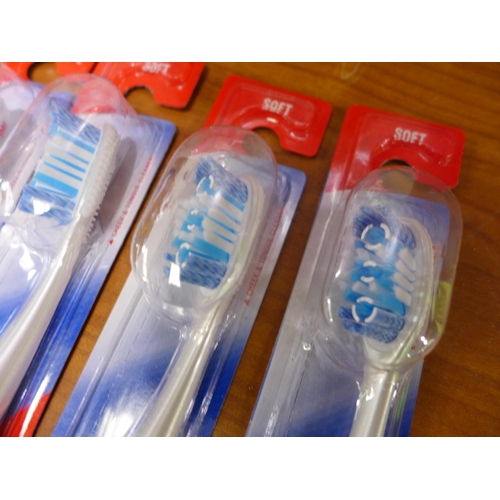 3139 - 7x Colgate Total Toothbrush - Advanced, Huggies Pull Up Nappies (size 6) (294-323)    * This lot is ... 