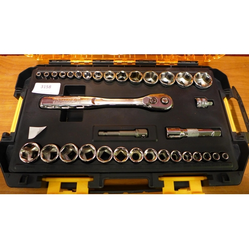 3158 - Dewalt Small Mech Set  (298-32) *This lot is subject to VAT