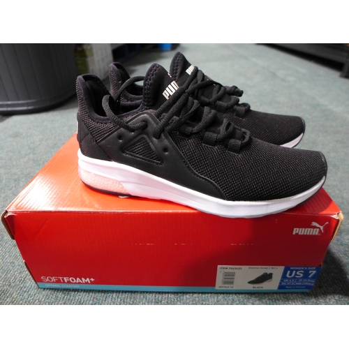 3181 - Pair of Women's Black Puma Trainers - UK size 4.5 * this lot is subject to VAT