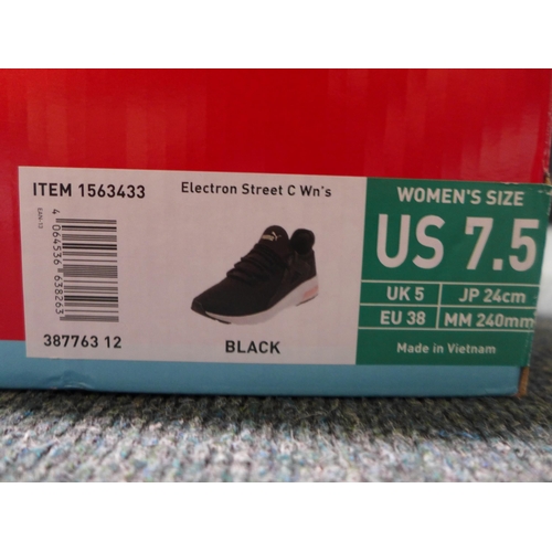 3183 - Pair of Women's Black Puma Trainers - UK size 5 * this lot is subject to VAT