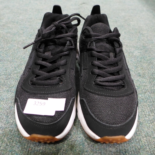 3259 - Pair of Women's Black FILA Trainers - UK Size: 4 * this lot is subject to VAT