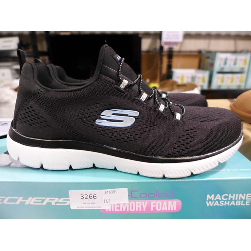 3266 - Pair of Women's Black Skechers - UK Size: 4 * this lot is subject to VAT