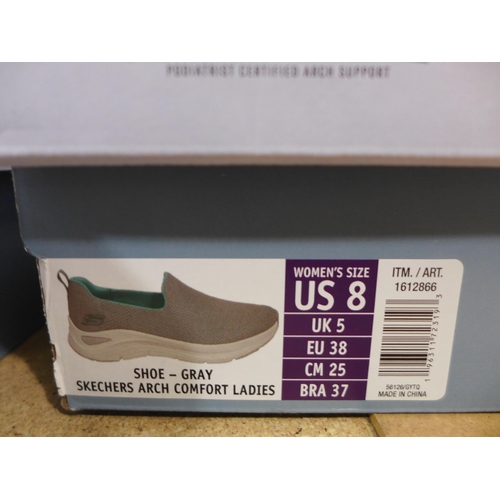 3267 - Pair of Women's Grey Slip-On Skechers - UK Size: 5 * this lot is subject to VAT