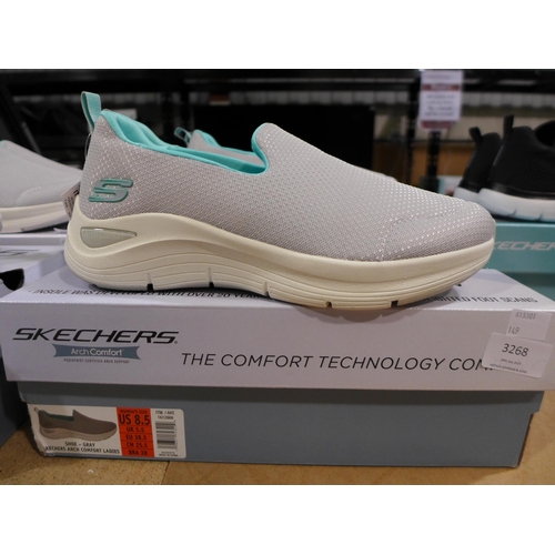 3268 - Pair of Women's Grey Slip-On Skechers - UK Size: 5.5 * this lot is subject to VAT