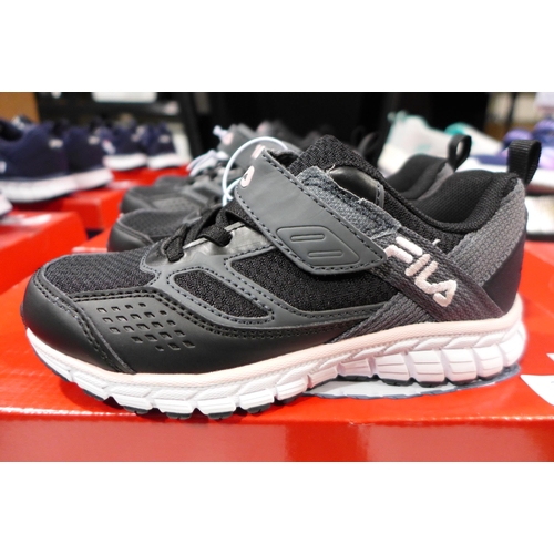 Kids black fila outlet trainers