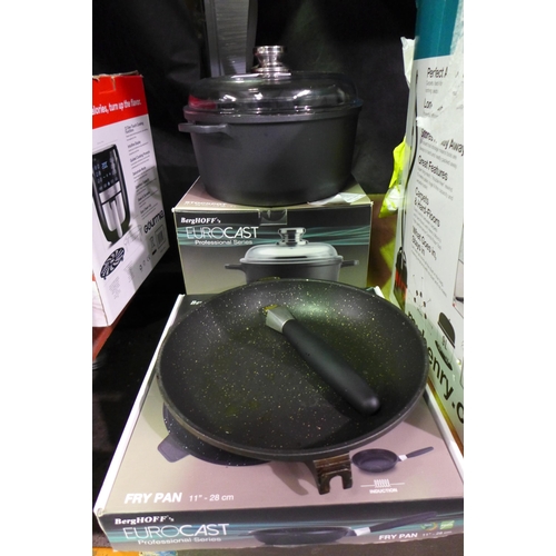 3403 - Berghoff Eurocast 7L Sauce Pot and Frying Pan (Both 28cm) (298-277,285) *This lot is subject to VAT