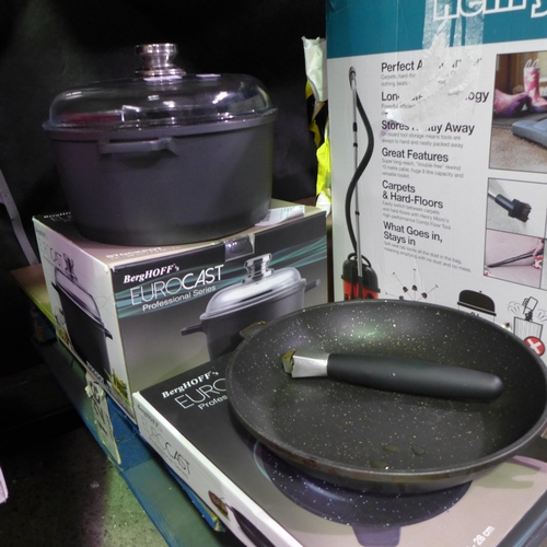 3403 - Berghoff Eurocast 7L Sauce Pot and Frying Pan (Both 28cm) (298-277,285) *This lot is subject to VAT