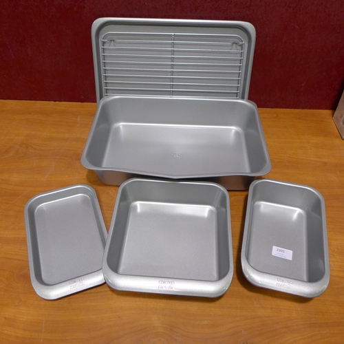 3305 - Chicago Metallic Bakeware 6 piece Set (298-248) *This lot is subject to VAT