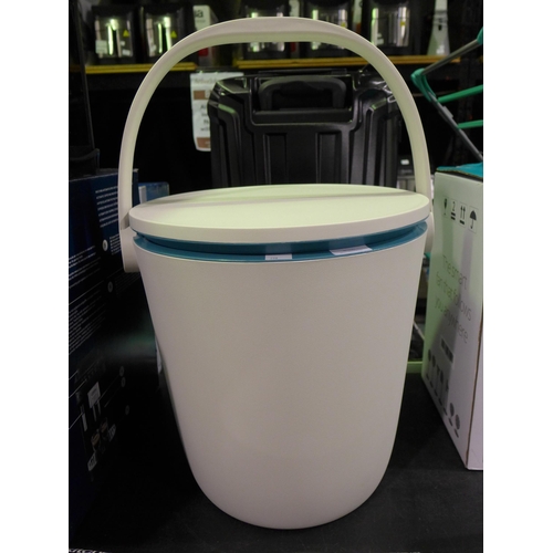 3316 - White and Blue Keter Cooler Go Bar (16L) (298-231) *This lot is subject to VAT