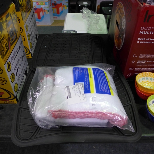 3325 - Michelin Rubber Car Mats and Optima Proclean Cloths (298-2,5) *This lot is subject to VAT