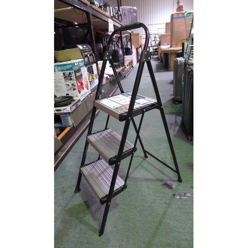 3356 - Cosco 3 Tread Step Stool with steel frame (298-295) *This lot is subject to VAT