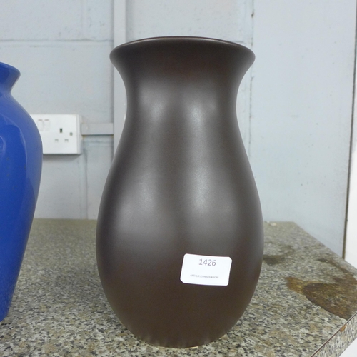 1426 - Two ceramic vases, one brown and one blue