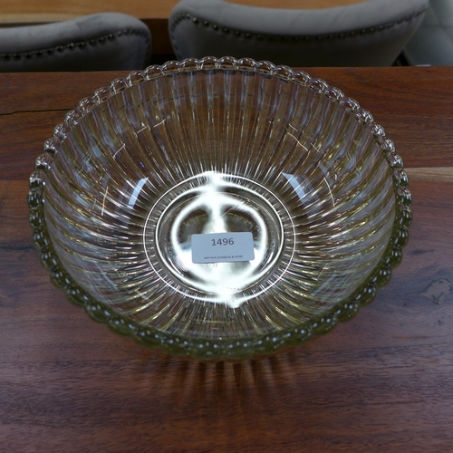 1496 - A ribbed decorative glass bowl