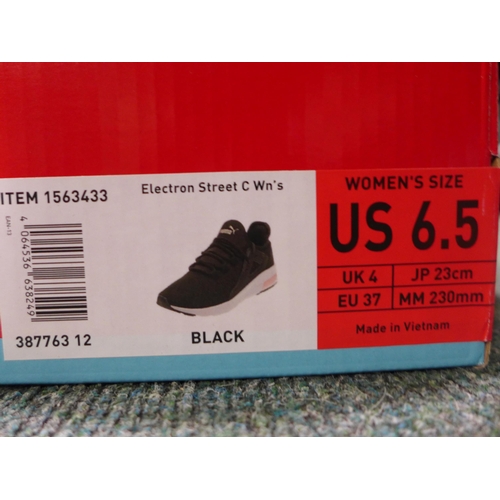 3135 - Pair of Women's Black Puma Trainers - UK size 4 * this lot is subject to VAT