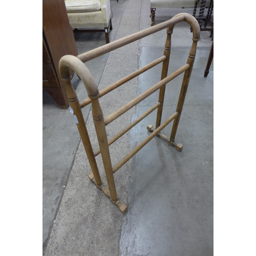 137 - A Victorian beech towel rail