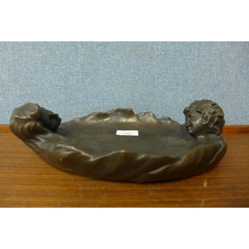 262 - A French Art Nouveau style bronze dish