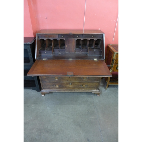 80 - A George III mahogany bureau