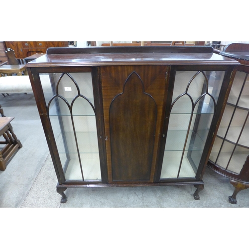 87 - An Edward VII mahogany three door side cabinet