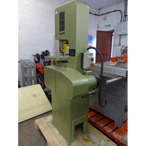 2001 - A Startrite Bandit 5 12S5 three phase bandsaw * this lot is subject to VAT