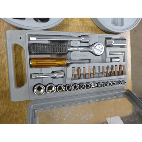 2040 - A socket set and a screwdriver set