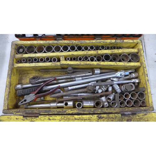 2055 - 2 Cased socket sets