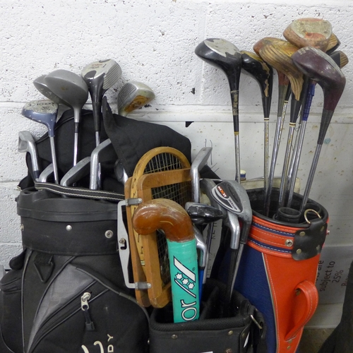 2192 - 3 Golf bags with clubs