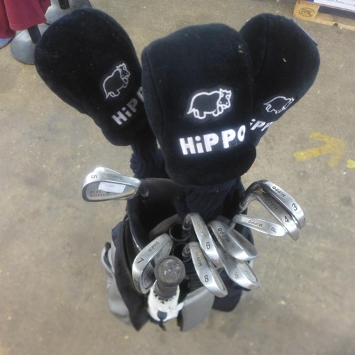 2205 - A Nike golf bag with a Hippo Plus Oversize golf clubs