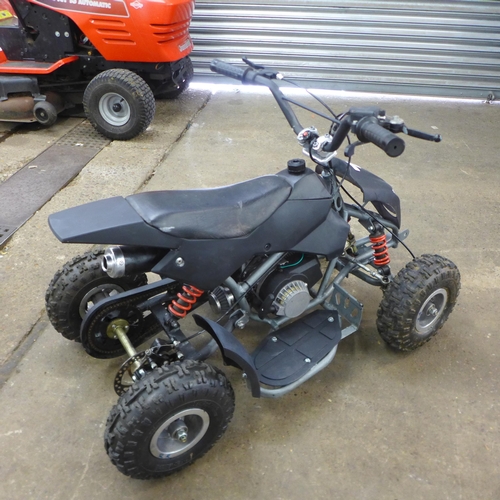 2233 - A 50cc mini fun 2-stroke quad bike