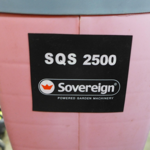 2243 - A Sovereign SQS 2500 garden shredder - W