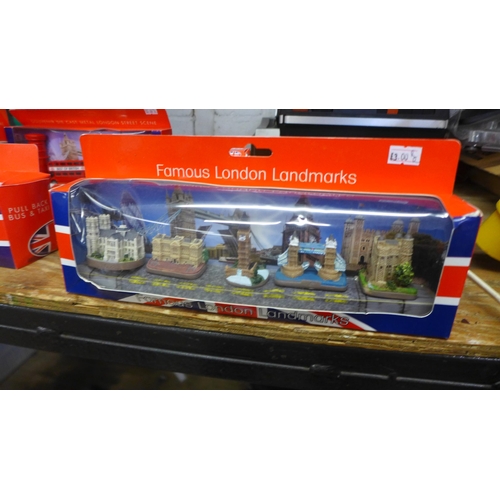 2252 - Unused London memorabilia including snow globes and die-cast model sets