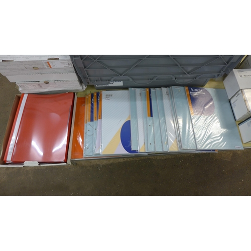 2290 - A box of assorted stationery and Filofax inserts