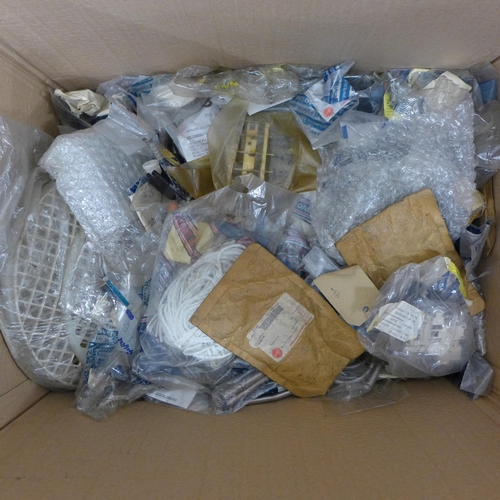 2386 - A quantity of at least 17 large boxes washing machine parts for Hoover, Candy, Hotpoint, Creda, Aris... 