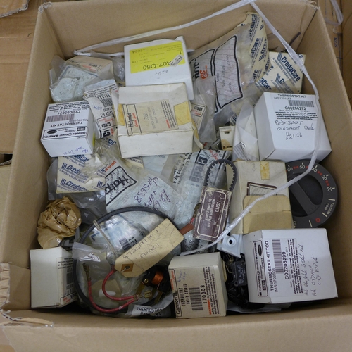 2386 - A quantity of at least 17 large boxes washing machine parts for Hoover, Candy, Hotpoint, Creda, Aris... 