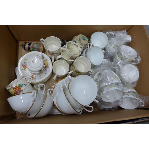 1116 - Two boxes of Royal Doulton Adrian pattern dinner and teawares and two boxes of mixed china **PLEASE ... 