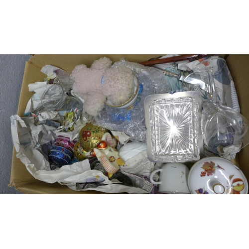 1117 - Three boxes of assorted items **PLEASE NOTE THIS LOT IS NOT ELIGIBLE FOR POSTING AND PACKING**