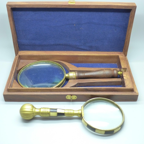 637 - Two magnifying glasses, one cased