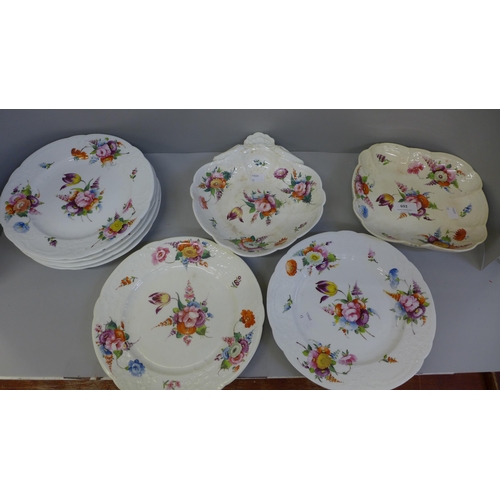 692 - Six 18th/19th Century cabinet plates with hand painted bouquets of flowers and two similar dishes