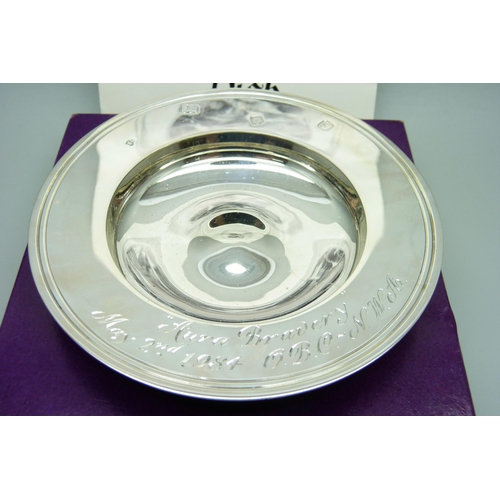 860 - A silver 'Armada' dish by Richard Comyns, retailed by Asprey, boxed, with inscription dated 1984, 12... 